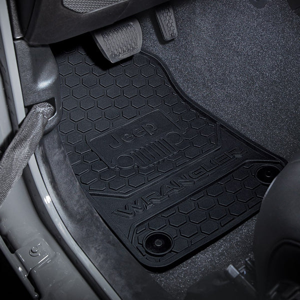 PlastiColor Floor Mat With Jeep Logo (MPN: 001805R01)