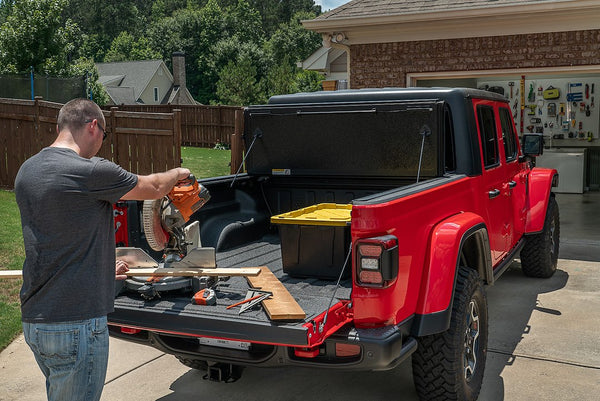 Rugged Ridge Armis Hard Folding Tonneau Cover (MPN: 13550.24)