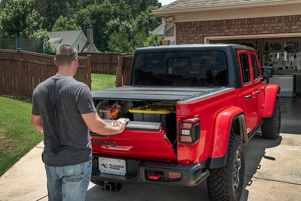 Rugged Ridge Armis Hard Folding Tonneau Cover (MPN: 13550.24)