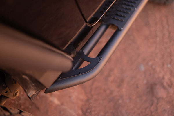 DV8 Offroad Round Tube Side Steps (MPN: SRJK-09)