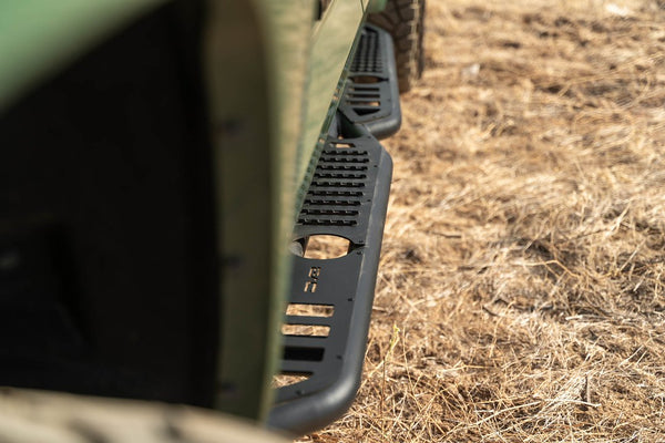 DV8 Offroad Round Tube Side Steps (MPN: SRTT2-01)