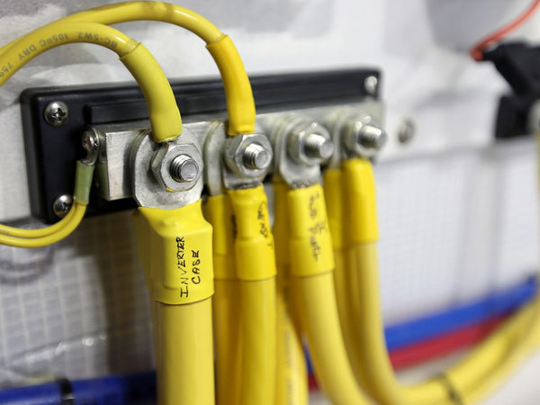 Blue Sea Busbar With 4 Stud And 4 Screw Terminals (MPN: 2104-BSS)