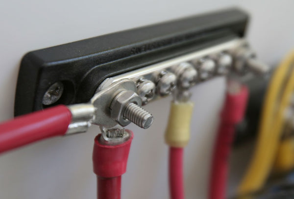 Blue Sea Common Mini Busbar (MPN: 2304-BSS)