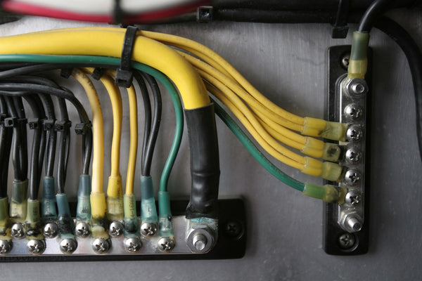 Blue Sea Common Mini Busbar (MPN: 2304-BSS)