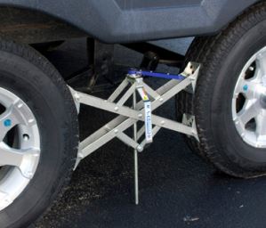 Wheel chock for RVs and trailers (MPN: 28024)
