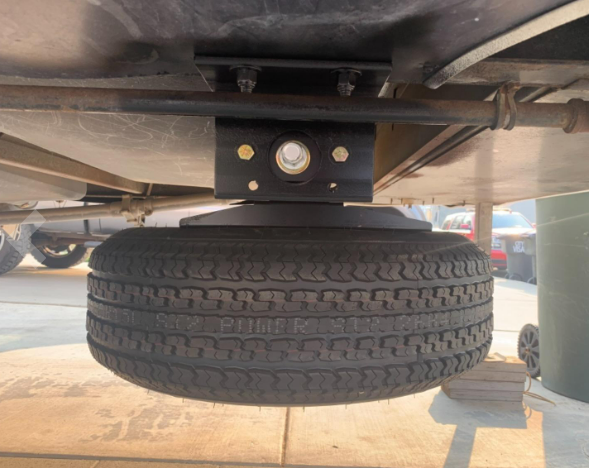Retract-A-Spare Tire Carrier (MPN: 28240)