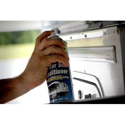 Camco Slide Out Seal Conditioner (MPN: 41135)