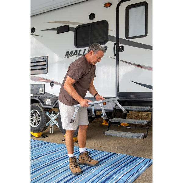 Camco Aluminum Step Stool (MPN: 43676)