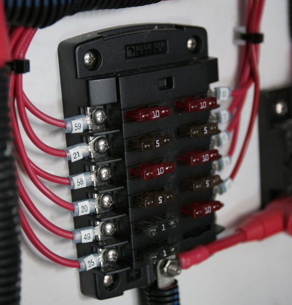 Blue Sea Fuse Block (MPN: 5034-BSS)