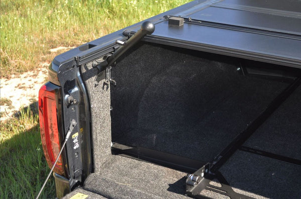 Leer Hard Folding Tonneau Cover (MPN: 650105)