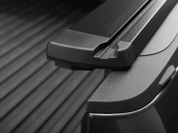Retrax Tonneau Cover (MPN: EQ0378-1)