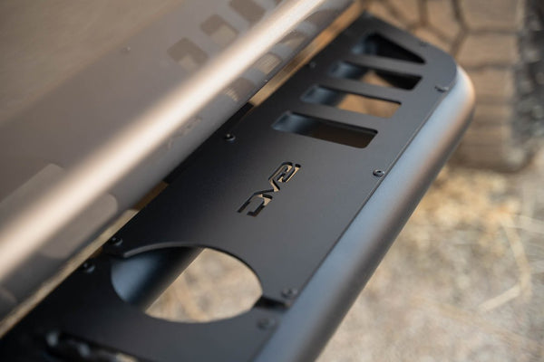 DV8 Offroad Round Tube Side Steps (MPN: SRFF1-01)