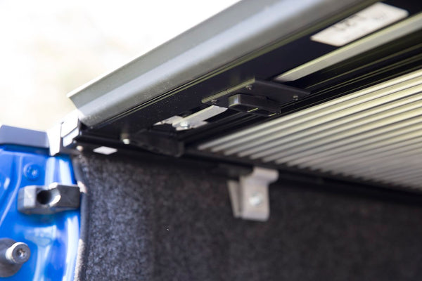 Leer Ricochet Manual Retractable Tonneau Cover (MPN: RLCA28A59)