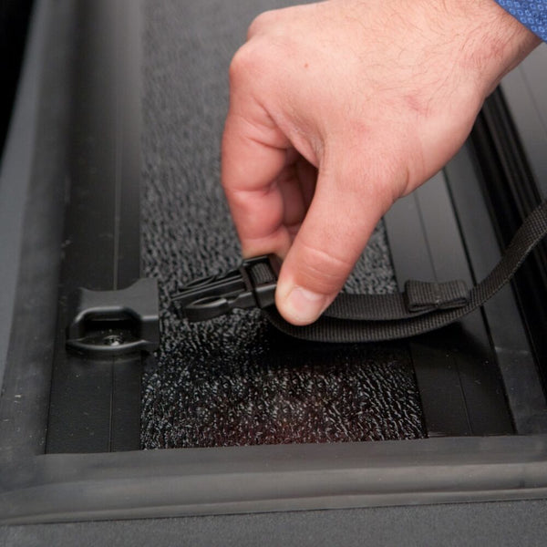 UnderCover Flex Hard Folding Tonneau Cover (MPN: FX31002)