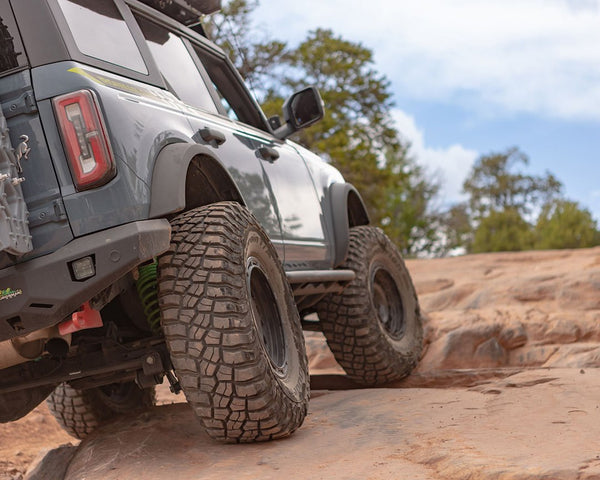 Ironman 4x4 Nerf Bar With Step Plates (MPN: SS089)