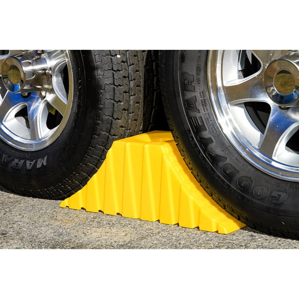 Camco Wheel Chock for Tandem Axle Trailers (MPN: 44435)