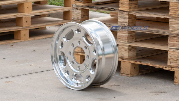 OE Wheels CV82 Aluminum Wheel (MPN: CV82-16065-8650-28P)