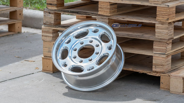 OE Wheels CV82 Aluminum Wheel (MPN: CV82-16065-8650-28P)