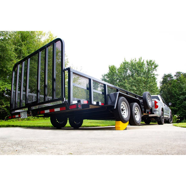 Camco Curved Trailer-Aid with Wheel Chock (MPN: 44436)