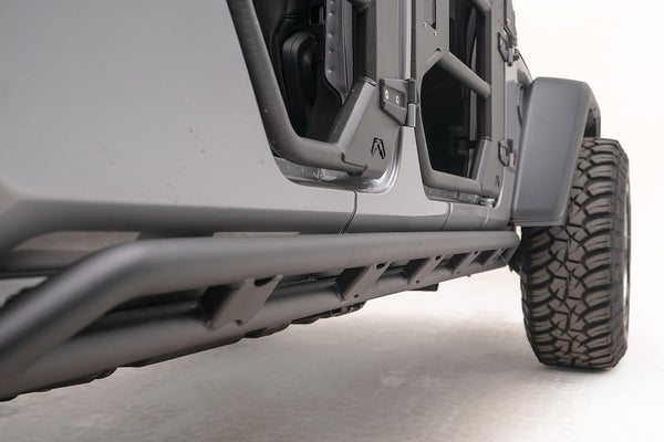 Fab Fours Rocker Panel Guard (MPN: JT20-G1850-B)