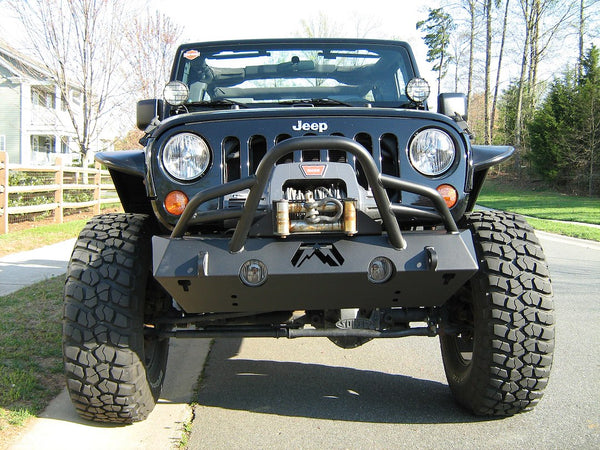 Fab Fours Hardcore Stubby Winch Bumper (MPN: JK07-B1854-B)