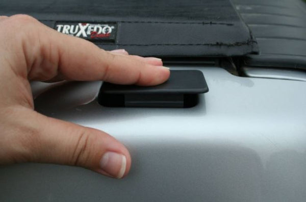 TruXedo Bed Side Rail Stake Pocket Cover (MPN: 1704212)