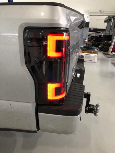 Recon Tail Light Assembly (MPN: 264299LEDRBK)