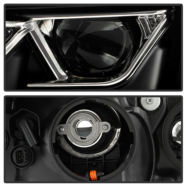 Xtune Headlight Assembly (MPN: 9052781)