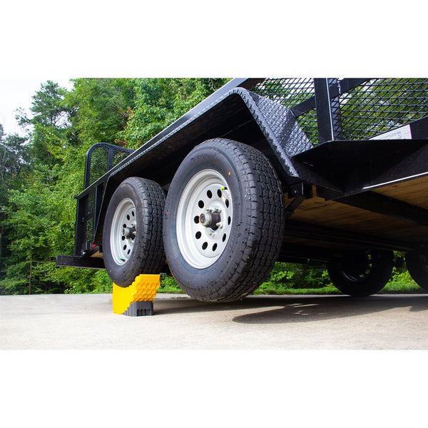 Camco Curved Trailer-Aid with Wheel Chock (MPN: 44436)