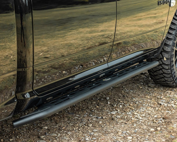 Ironman 4x4 Nerf Bar With Step Plates (MPN: SS072)