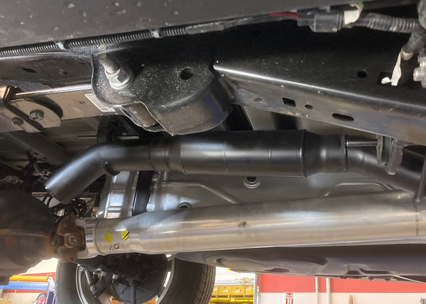 Flowmaster Outlaw Cat-Back Exhaust System (MPN: 818118)