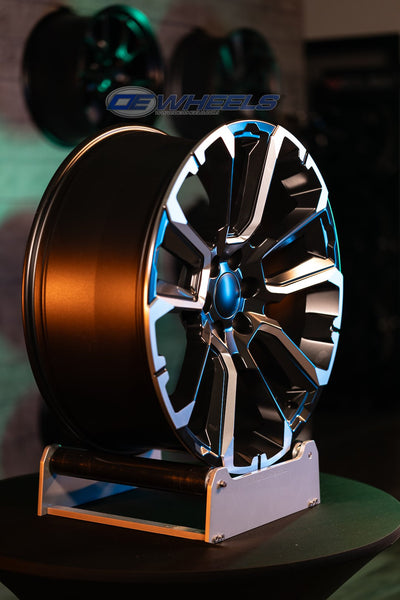 OE Wheels CV68 Aluminum Wheel (MPN: CV68-22090-6550-28B1M)
