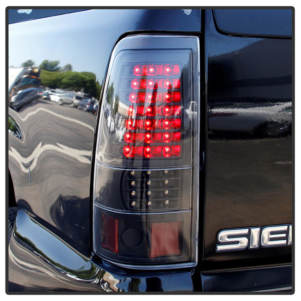 Spyder Automotive Tail Light Assembly (MPN: 5002082)