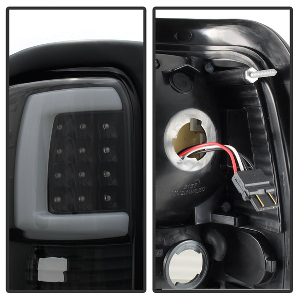 Xtune Tail Light Assembly (MPN: 9038860)
