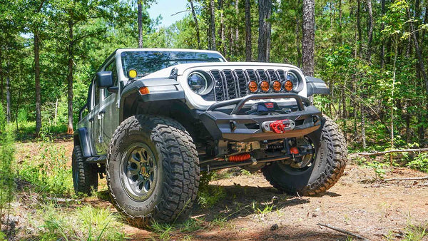 Fab Fours Ghost Stubby Front Winch Bumper (MPN: JL24-B5152-1)
