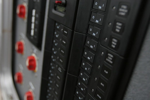 Blue Sea Circuit Breaker 30 Amps (MPN: 7406-BSS)