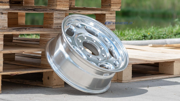OE Wheels CV82 Aluminum Wheel (MPN: CV82-16065-8650-28P)