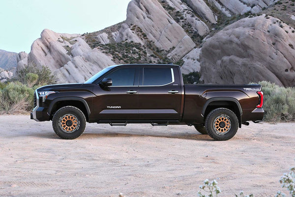 Fabtech Tundra Lift Kit (MPN: K7086DL)