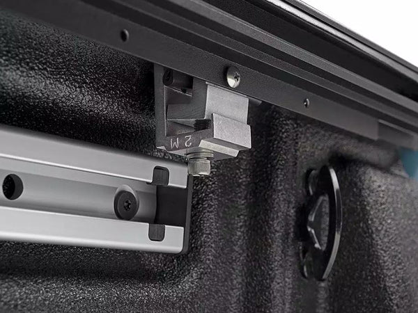 Roll-N-Lock M-Series Retractable Tonneau Cover (MPN: LG135M)