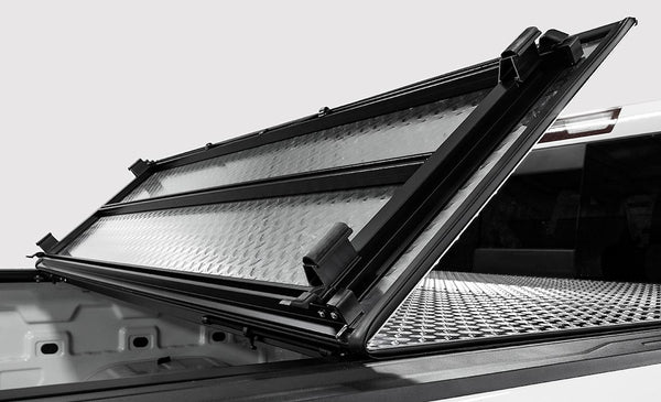LoMax Hard Tri-Fold Tonneau Cover (MPN: B3020109)