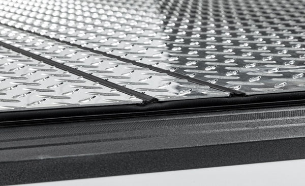 LOMAX Hard Tri-Fold Tonneau Cover (MPN: B2010069)