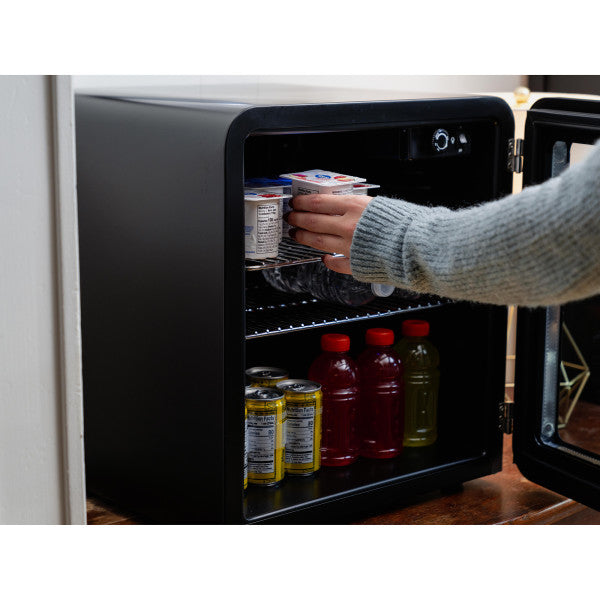 Magic Chef Retro Beverage Cooler (MPN: MCB17CHB)