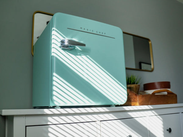 Magic Chef Single Compartment Mini Refrigerator (MPN: MCR16CHM)