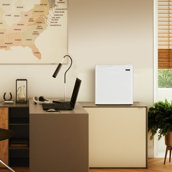 Magic Chef Single Compartment Mini Refrigerator (MPN: MCR170WE)