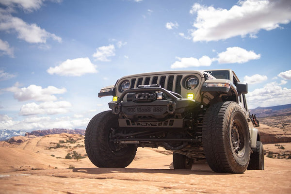 DV8 Offroad Sway Bar Disconnect Skid Plate (MPN: SPJL-02)
