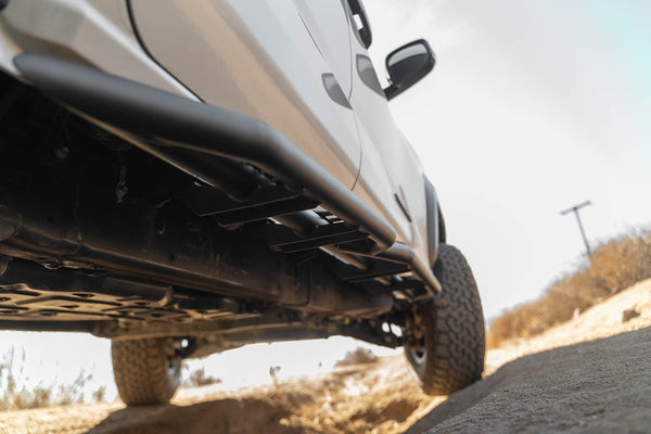 DV8 Offroad Round Tube Side Steps (MPN: SRTT1-03)