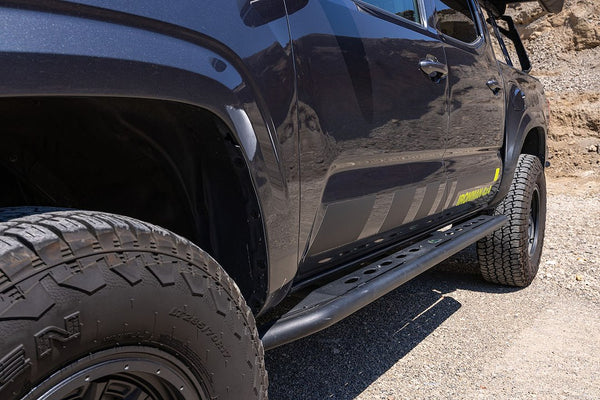 Ironman 4x4 Nerf Bar With Step Plates (MPN: SS072S)