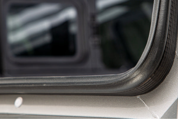 SmartCap EVOc Commercial Truck Cap (MPN: EC0304-WH)