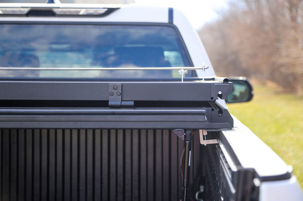 Dee Zee Hard Folding Tonneau Cover (MPN: DZ 19551)