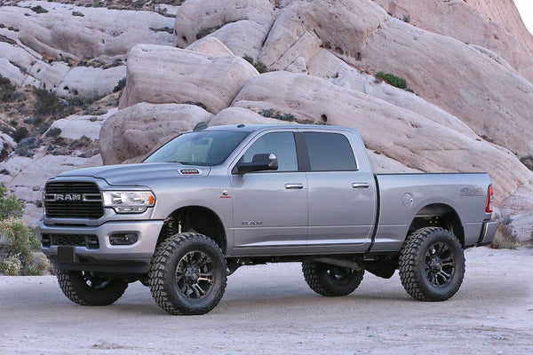 Fabtech Motorsports Lift Kit Suspension (MPN: K3180M)